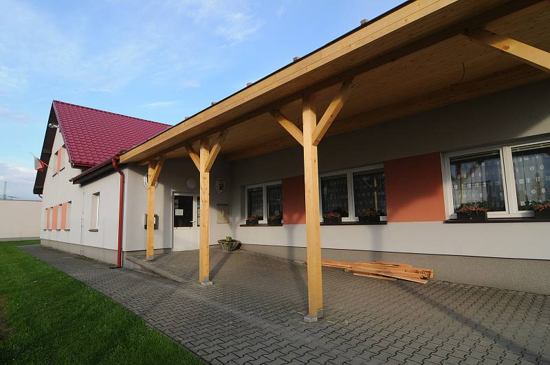 Budova obecního úřadu v Dolních Tošanovicích.