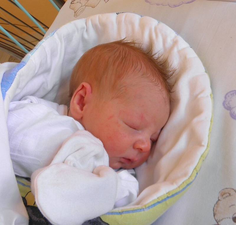 Druhorozený syn Tomášek Měsíček se narodil 18. března mamince Bohumile Děrgelové z Karviné. Porodní váha miminka byla 3170 g a míra 48 cm. Bráška Danielek se na miminko moc těší.