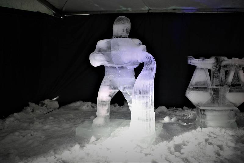 Ledové sochy na Pustevnách, 15. ledna 2022.