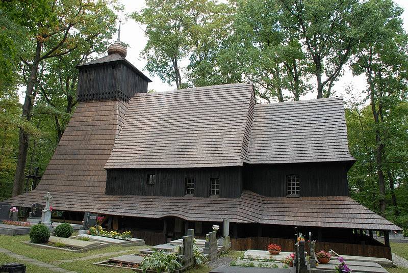 Dřevěný kostel Božího těla v Gutech. 