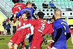 Derby nakonec lépe zvládli fotbalisté Sedlišť, kteří díky gólu Kmošťáka vyhráli v Čeladné 1:0. 