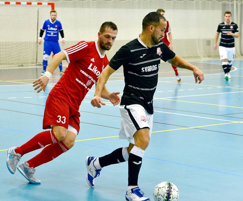 Futsalisté Třince (v červeném) nestačili v domácím prostředí na Teplice.