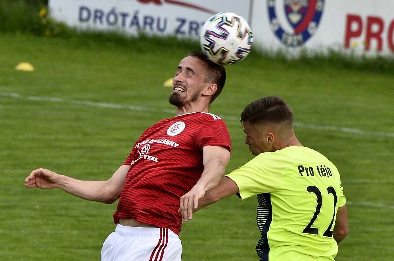 Třinec doma prohrál 1:2 s Prostějovem.