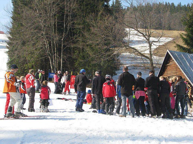 Lyžařský areál SKI MSA ve Starých Hamrech v sobotu hostil akci nazvanou Loučení se zimou.