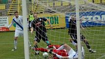 Fotbalisté 1. HFK Olomouc (v černém) remizovali na domácím hřišti s Frýdkem-Místkem 1:1.