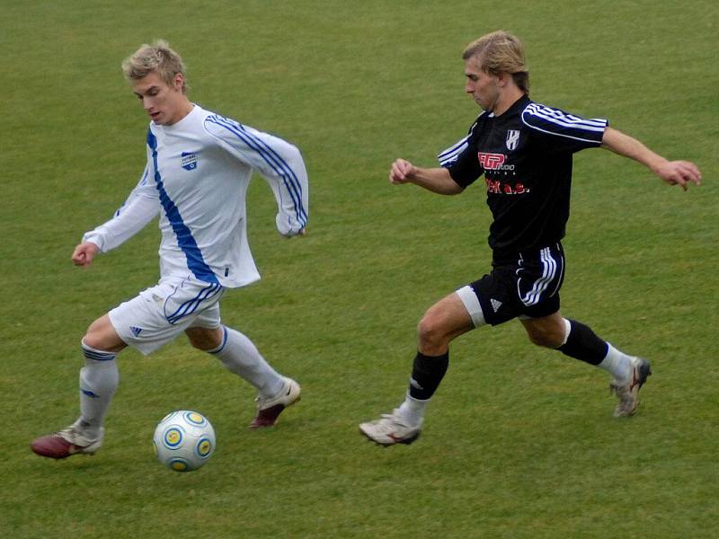 Fotbalisté 1. HFK Olomouc (v černém) remizovali na domácím hřišti s Frýdkem-Místkem 1:1.