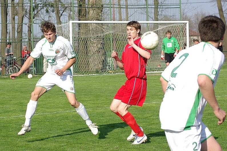 Smilovice - Stonava 4:0 (2:0). Domácí fotbalisté byli lepší po celé střetnutí a svou převahu nakonec zvýraznili i střelecky.