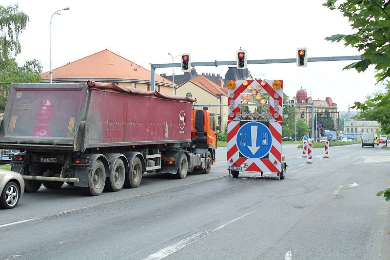 Řidiči uvízli ve Frýdku-Místku ráno v kolonách.