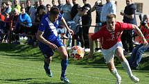 Fotbalisté Uherského Brodu (v červených dresech) prohráli ve 21. kole MSFL s Frýdkem-Místkem 0:1.