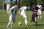 Fotbalisté Raškovic zabrali, když po prohraném prvním poločase obrátili po změně stran průběh střetnutí a ve Smilovicích vyhráli 2:1.