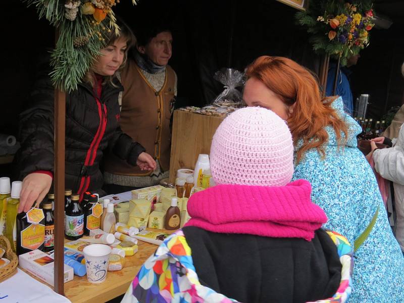 Mezinárodní festival adventních a vánočních zvyků, koled a řemesel Souznění v Kozlovicích.