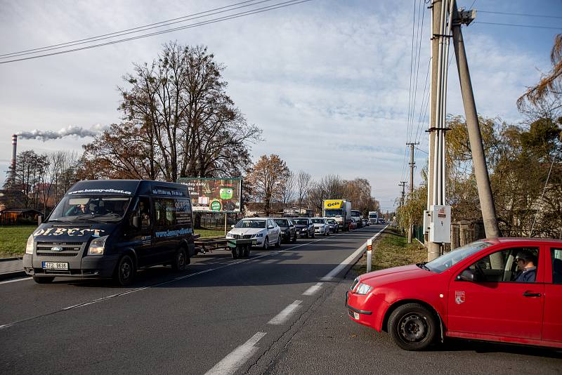 V Žabni se uskutečnila 19. listopadu 2020 protestní akce za zrušení dálničního poplatku na silnici D56 mezi Frýdkem-Místkem a Ostravou.