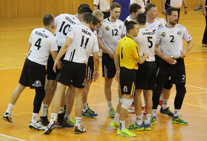 Barážová série mezi Black Volley Beskydy a Aerem Odolena Voda pokračuje v sobotu rozhodujícím zápasem na palubovce soupeře.