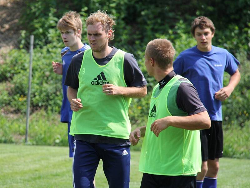 Fotbalisté druholigového MFK Frýdek-Místek zahájili přípravu na novou sezonu. Na úvodním tréninku se trenérovi Duhanovi hlásilo 36 fotbalistů.  