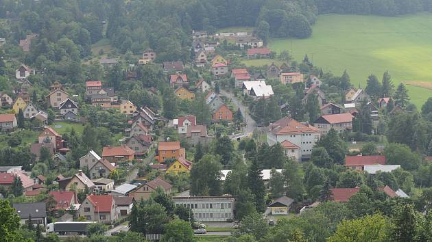 Pohled na obec Ostravici.