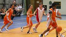 Utkání nejmladších minižákyň U11 mezi BK Frýdek-Místek a Basket Ostrava ze dne 2. února 2012.