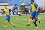 Fotbalisté Brušperku (tmavé dresy) remizovali na vlastním hřišti s vedoucí Stonavou 1:1