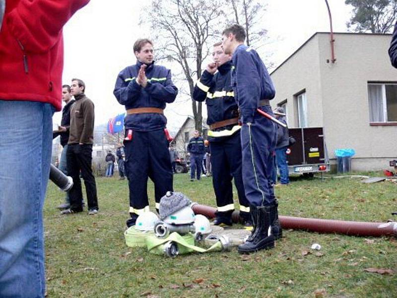 Dvaačtyřicet družstev přijelo do Lukavce, místní části Fulneku, na čtrnáctý ročník hasičské soutěže. 