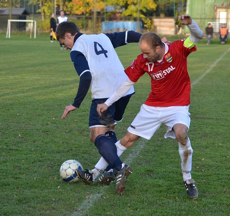 Lídr I. B třídy z Lučiny si na domácím trávníku poradil s Jablunkovem 3:0. 