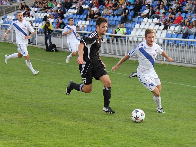 Fotbalisté Frýdku-Místku porazili na svém stadionu druholigového lídra ze Žižkova 1:0, když jedinou branku utkání vstřelil útočník Matúš.