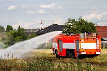 V Paskově shořelo v úterý odpoledne 15 hektarů pole. Způsobená škoda se odhaduje na 150.000 korun, příčina požáru se vyšetřuje.