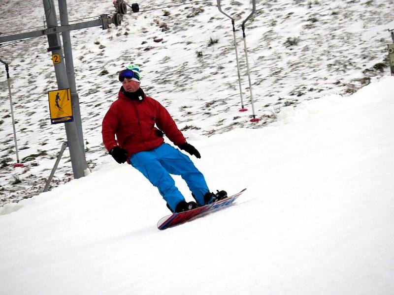 První svátek vánoční využili někteří lidé ke sportu a vyrazili například za lyžováním do Mostů u Jablunkova. 