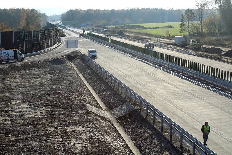 V Třinci byl slavnostně otevřen obchvat v úseku mezi Nebory a Bystřicí.