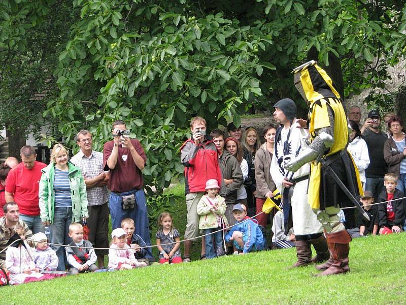 Rytířské souboje mohli návštěvníci hradu Hukvaldy sledovat o víkendu 11. a 12. července.