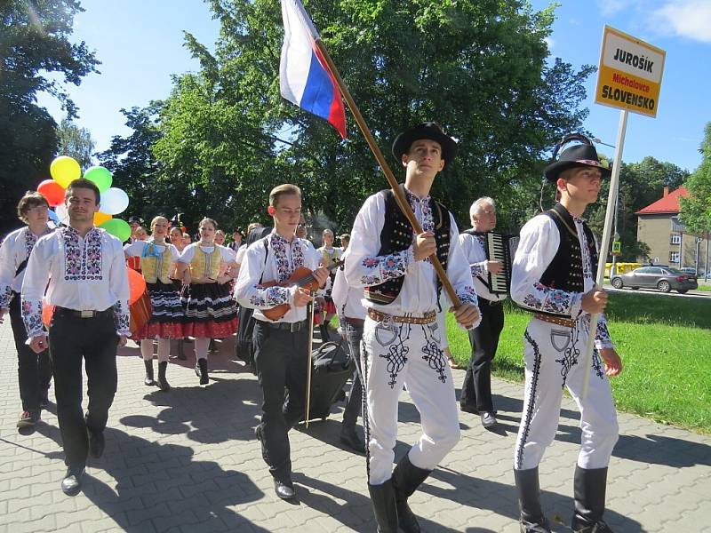 Mezinárodní folklorní festival ve Frýdku-Místku. 