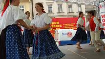 Folklórní soubor Jackové vedou Renáta Klusová a Leon Ježowicz.