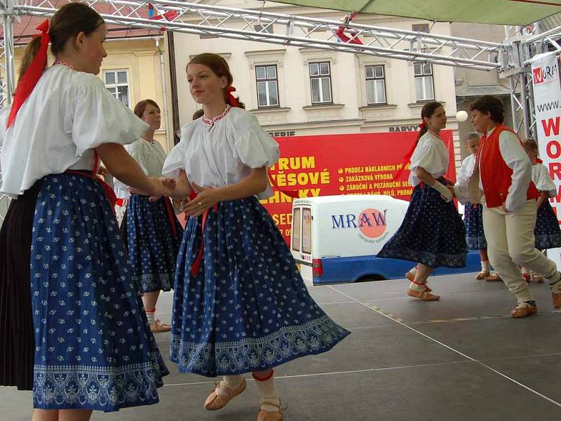 Folklórní soubor Jackové vedou Renáta Klusová a Leon Ježowicz.