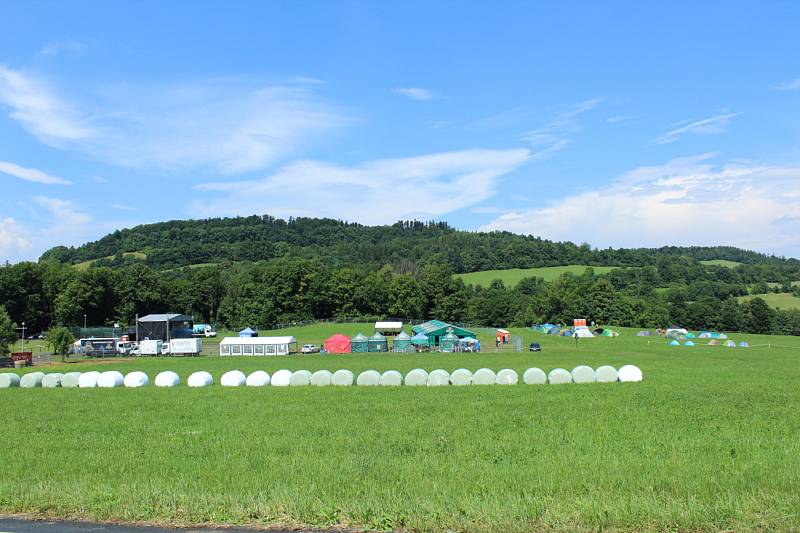 Sraz Lhot a Lehot z Česka a Slovenska ve Lhotce pod Ondřejníkem.