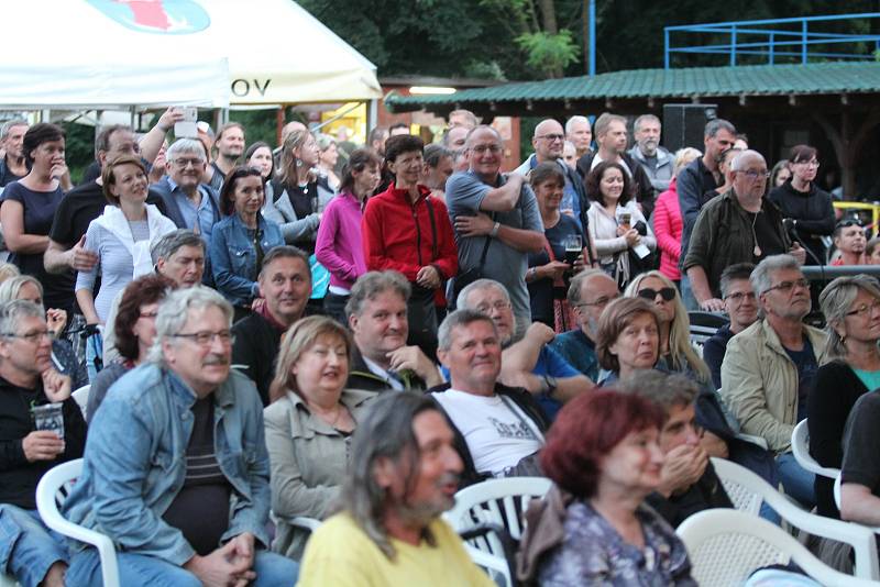 Už celkem 22. ročník festivalu Muzikantské žně přilákal do areálu Sokolíku ve Frýdku-Místku stovky návštěvníků.