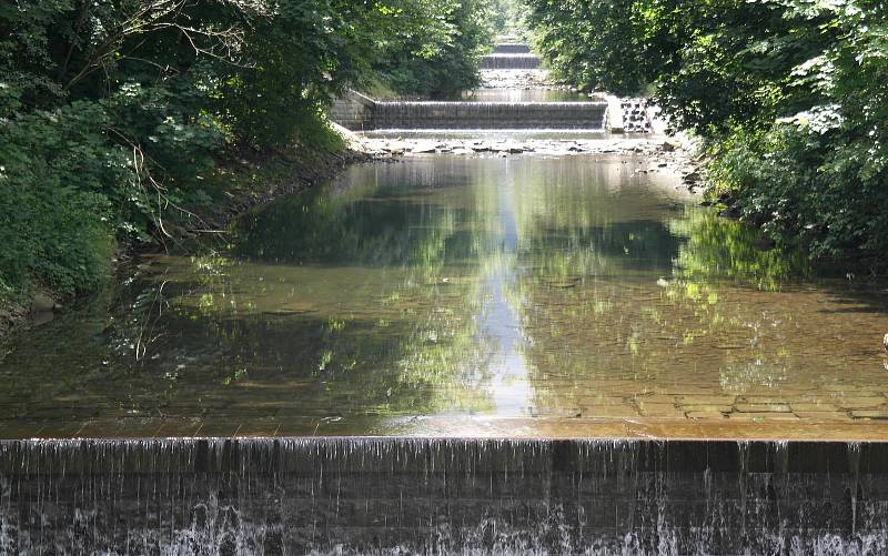 Povodí Odry opravily unikátní soustavu dvaceti kaskád na bystřině Mohelnici v Raškovicích a Krásné v Beskydech po její soutok s říčkou Morávkou, 21. 6. 2022.