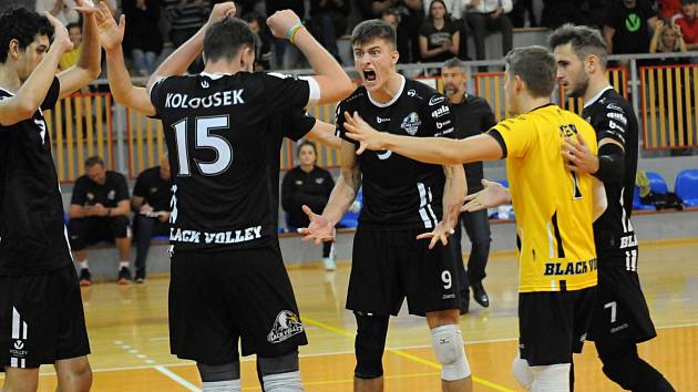 Zápas 3. kola extraligy volejbalistů Black Volley Beskydy - Dukla Liberec 1:3.