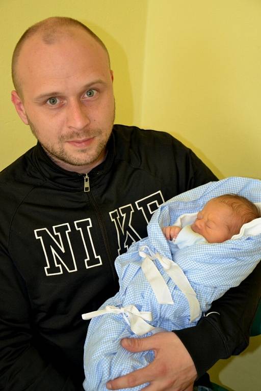 Patrik Krella, Třinec, nar. 12. 4., 46 cm, 2,56 kg, Nemocnice Třinec. 