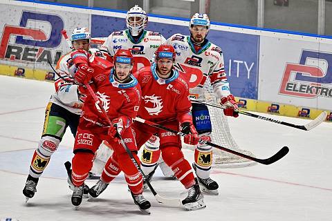 Pardubice - Třinec 6:3 (2. finále play-off extraligy - 17. 4. 2024).