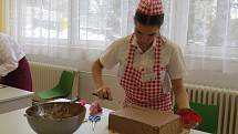 Mladí cukráři se utkali v boji o nejlepší slavnostní dort v soutěži Podbeskydský ještěr.