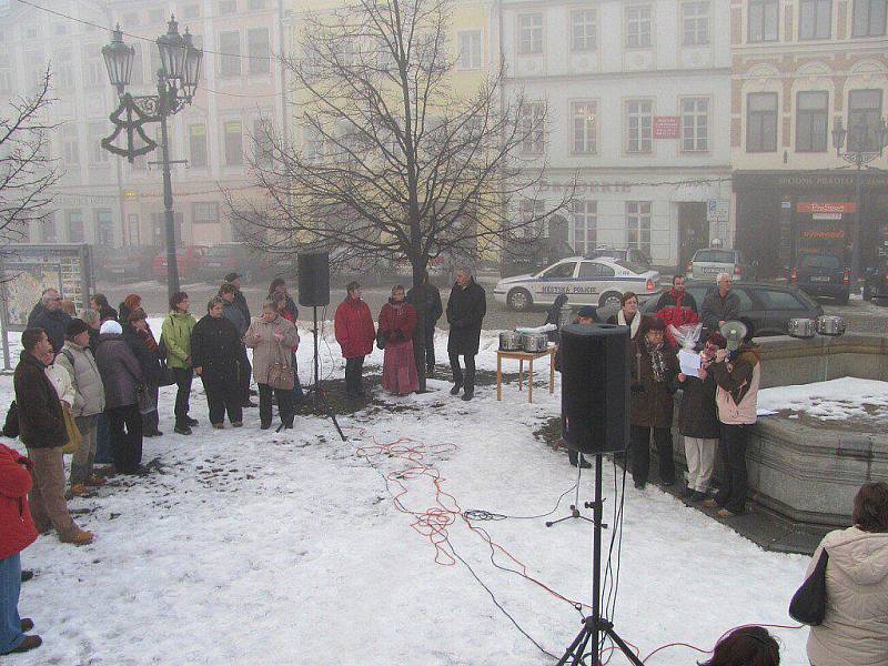 Protestní stávka ve Frýdku-Místku proběhla na Zámeckém náměstí.