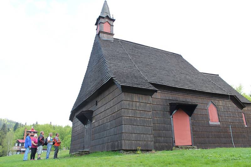 Kostel sv. Antonína Paduánského na Prašivé byl zbudován v roce 1640 Jiřím, hrabětem z Oppersdorfu. 