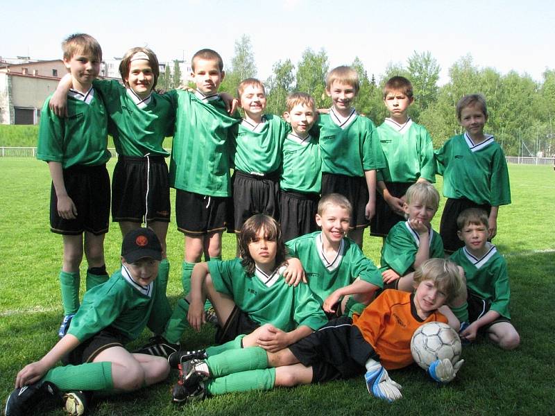 Okresní finále McDonald´s Cup 2008 druhých a třetích tříd se konalo ve středu 14. května ve frýdecko-místeckých Stovkách.