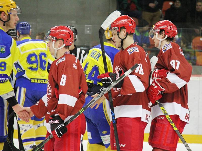 Hokejisté Frýdku-Místku uzavřeli první polovinu základní části domácím vítězstvím nad Břeclaví 7:2. 