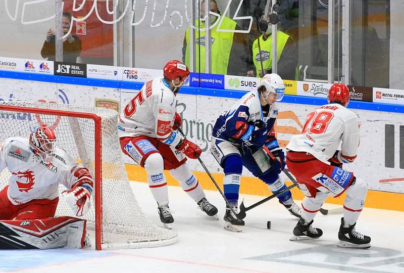 Hokejisté Komety hostili ve čtvrtém čtvrfinále play-off Třinec.