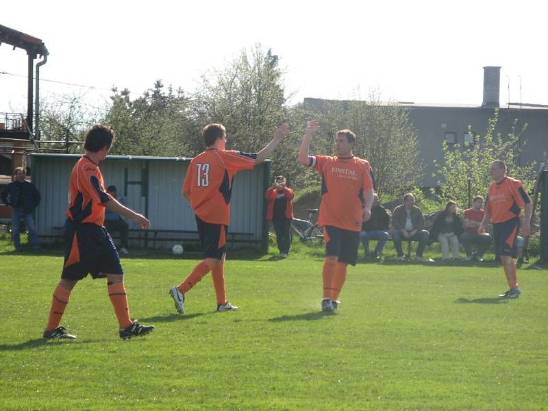 Fotbalisté Lučiny si v domácím prostředí poradili s kozlovickým béčkem 4:0.