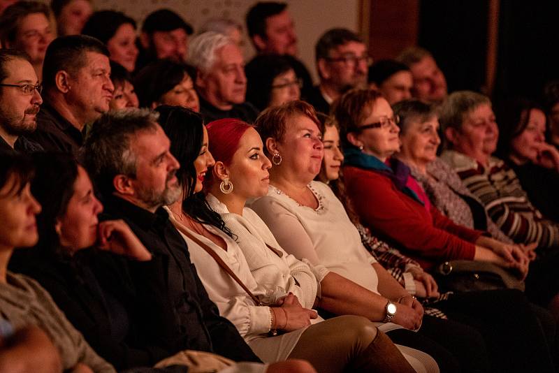 Talk show 7 Pádu Honzy Dědka s hosty Martinem Dejdarem a Veronikou Žilkovou, 9. prosince 2022, Třinec.