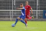 Třetiligoví fotbalisté MFK Frýdek-Místek (v modrém) porazili v úvodním kole rezervní celek prvoligové Sigmy Olomouc 3:1.