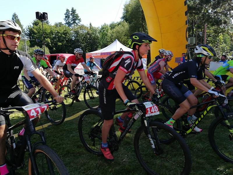 Sedmý ročník závodu Bike Čeladná odstartoval v sobotu v Beskydech. Foto: Deník/Tereza Liczmanová