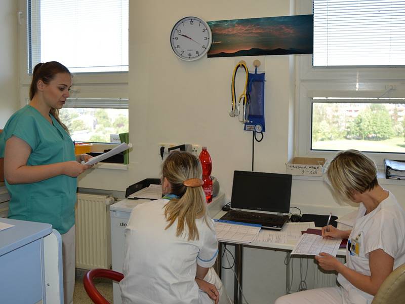 Studenti skládají praktickou maturitní zkoušku. Foto: archiv Nemocnice
