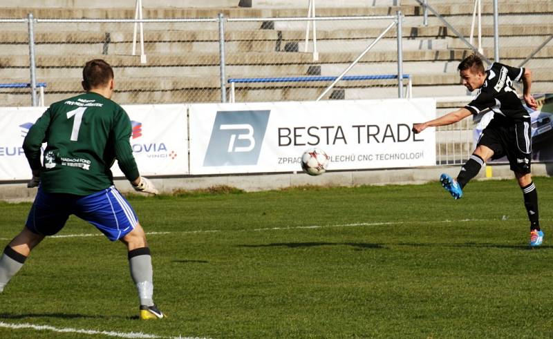 Fotbalisté Frýdku-Místku na domácím hřišti nestačili Žižkovu a podlehli mu 0:2. 