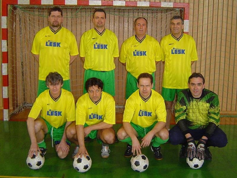 LESK – 2. místo. Dolní řada zleva: Jan Skarka, Vladimír Zháněl, Radim Černoch, Pavel Pavlásek. Horní řada zleva: Boris Řeha, Rudolf Pyško, Miroslav Somr, Jiří Fabík.